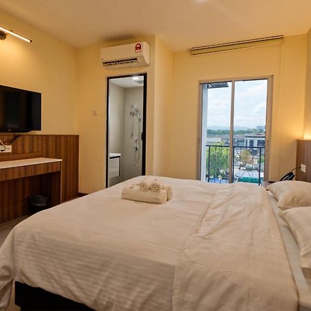 Weiss Hotels Kepong Baru Kampong Jawa Tengah Luaran gambar
